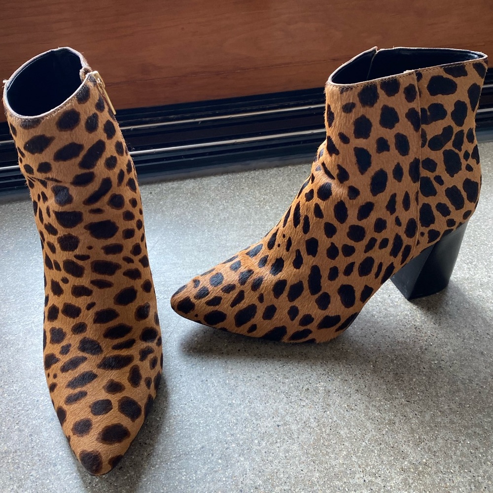 Gentlyworn Vince Camuto ponyhair cheetah prt boots